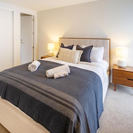 Stylish 3 Bedroom Home In Prime City With Garage Christchurch Exteriér fotografie