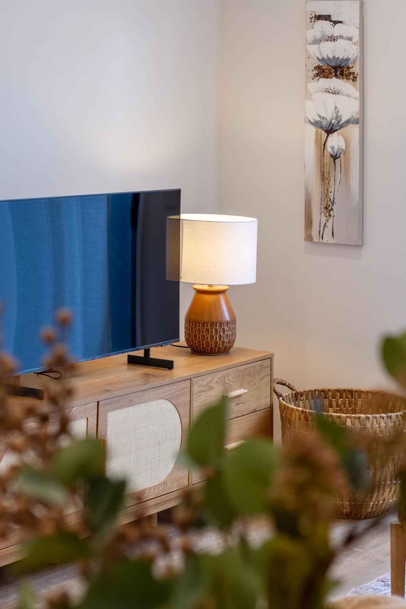 Stylish 3 Bedroom Home In Prime City With Garage Christchurch Exteriér fotografie